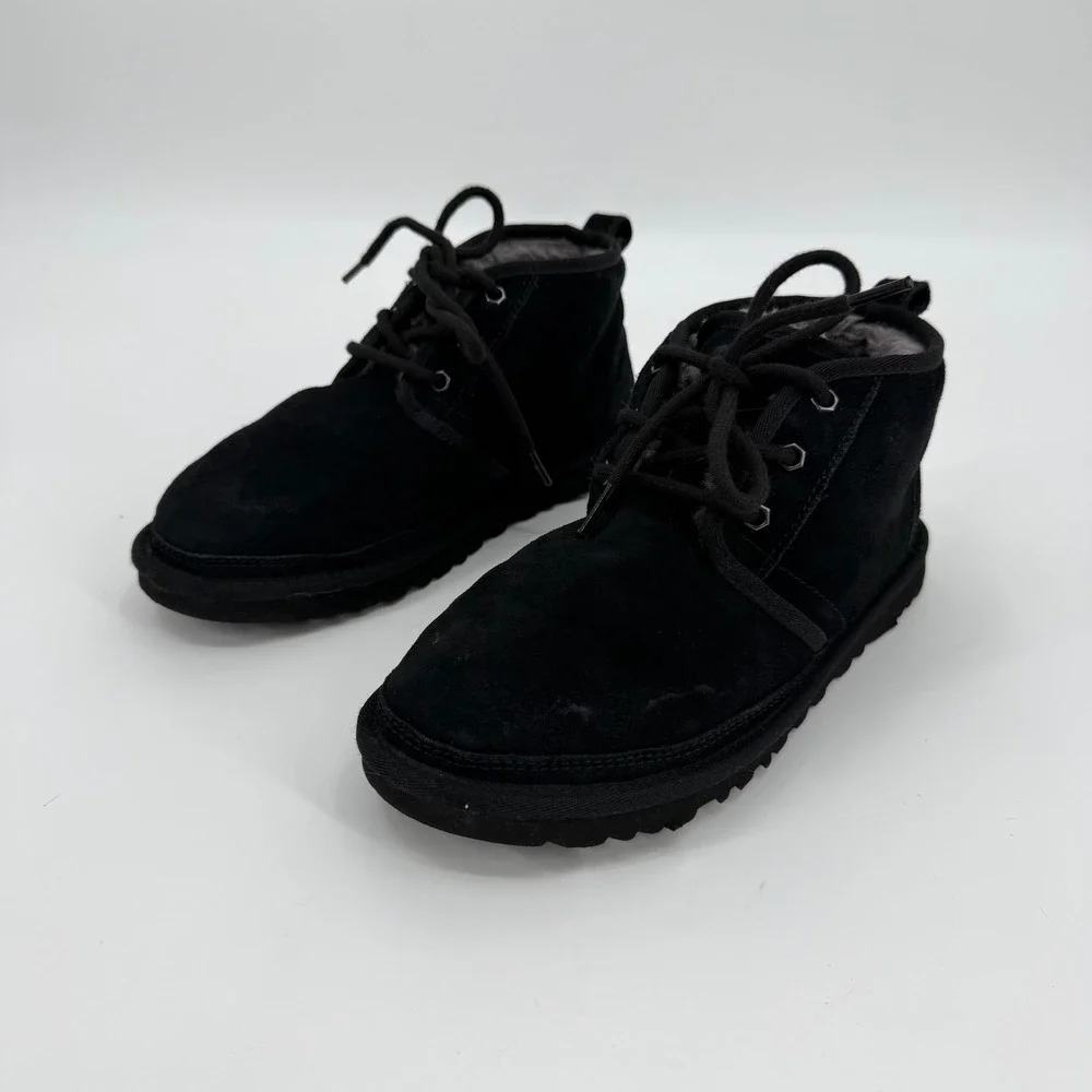UGG Neumel Black Suede Lace Up Chukka Boots 3236 Mens 7 Womens 9